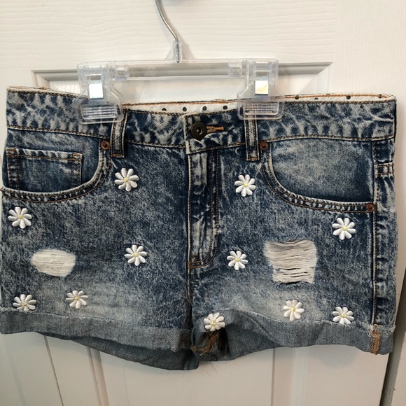 Forever 21 High Waisted Denim shorts with Flowers - Picture 1 of 2